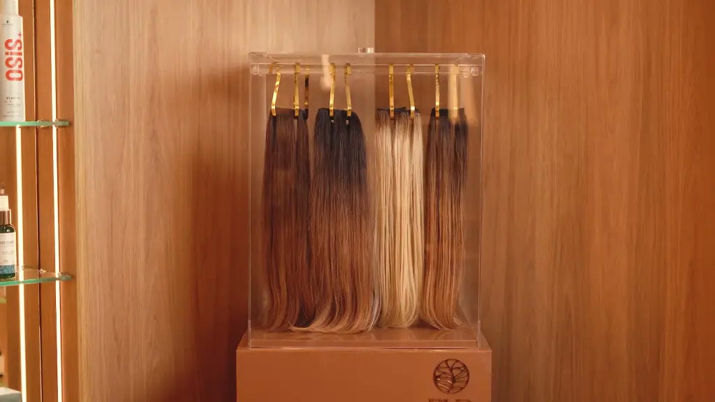 Expositor de mechas do alongamento PUR Flow, em tons de castanho e loiro